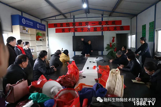 走進(jìn)田間地頭，助力柑橘產(chǎn)業(yè)